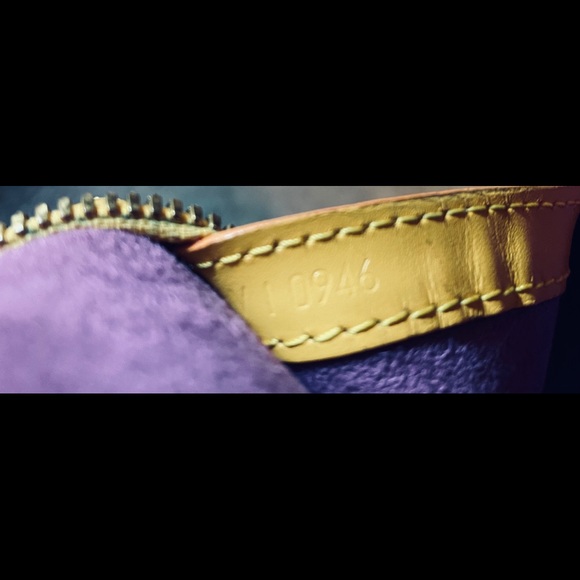 Authentic LOUIS Vuitton Gobelins Backpack - Picture 8 of 8